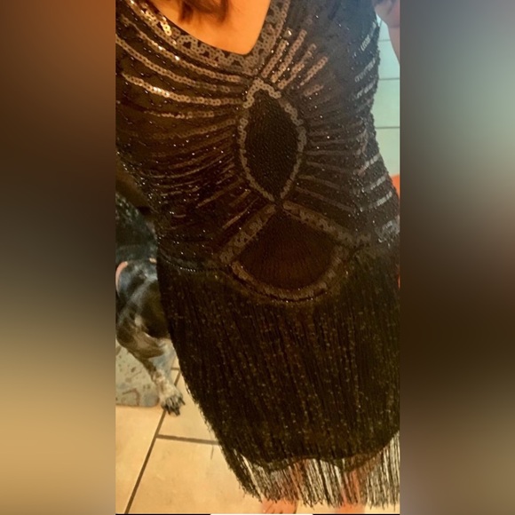 Flapper style dress in all black. Size large. ZIP side. - Picture 2 of 11